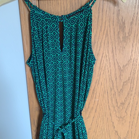 Never worn Banana Republic cute dress. - Picture 2 of 4